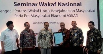Yayasan Mandiri Amal Insani Terima Sertifikat Wakaf dari BWI