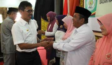 Gubernur Sumbar Hadiri Pelantikan Pengurus Badan Wakaf Indonesia (BWI) Perwakilan Sumbar