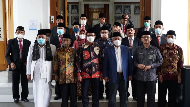 Lantik Pengurus BWI, Prof. Nuh Dorong Hadirnya Rumah Sakit Mata di Garut