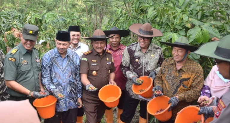 Panen Wakaf kopi Kemenag, Bukti Wakaf Produktif Bisa Sejahterakan Masyarakat
