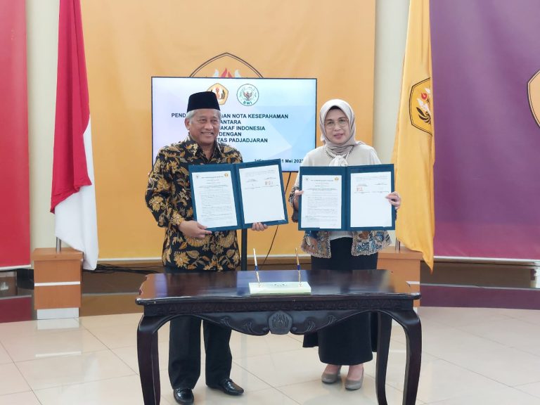 BWI Teken MoU Sukuk Wakaf Dengan Unpad