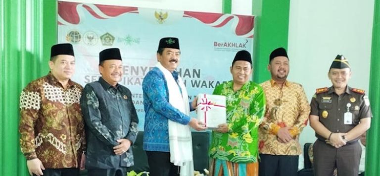 Menteri ATR/BPN Sebut Sertifikat Tanah Wakaf Jamin Keamanan Umat Beribadah