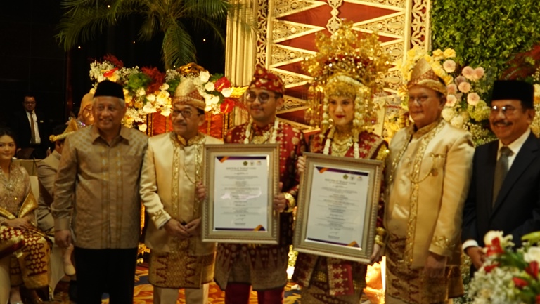 Calon Pengantin Berwakaf Uang, Prof Mohammad NUH: Semoga Cintanya Abadi Seperti Nilai Wakaf