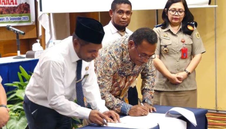 BPN dan Kemenag Papua Barat teken MoU Percepat Sertifikasi Tanah Wakaf