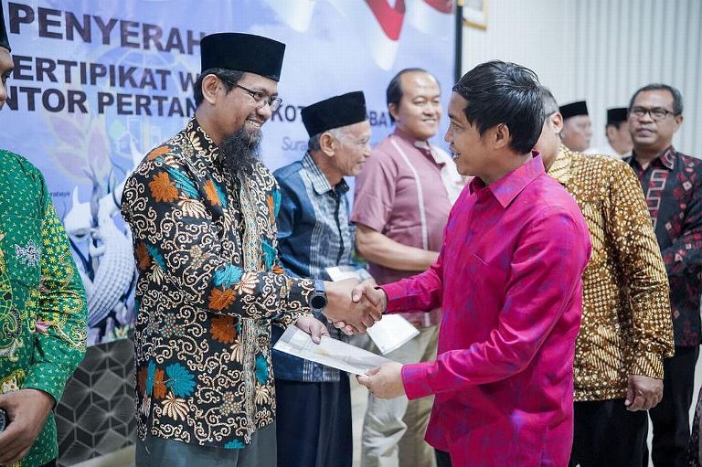 Bagikan Sertipikat Wakaf, Wamen ATR/BPN Sebut Kepemilikan Sertipikat Bisa Lindungi Aset Wakaf