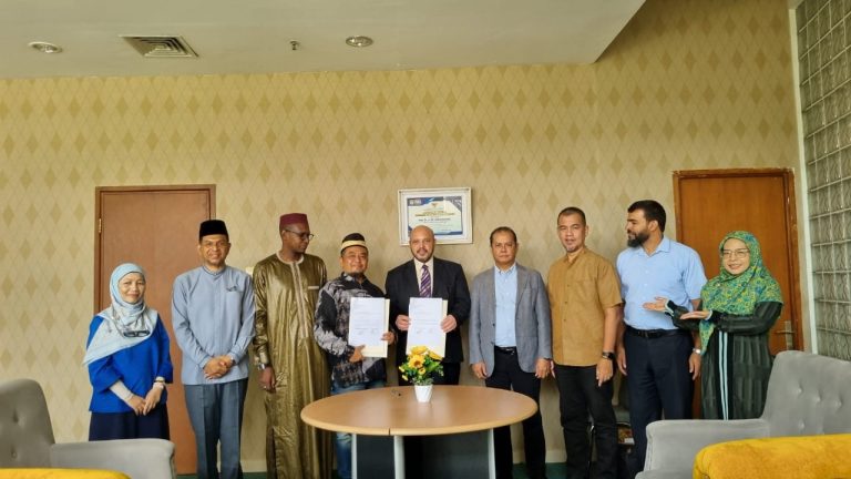 Perkuat Riset Wakaf : Asosiasi Nazhir Indonesia kolaborasi dengan IIIW 