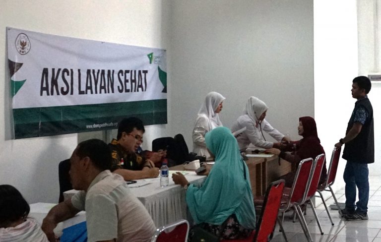 RS Mata Wakaf Adakan Operasi Katarak Gratis